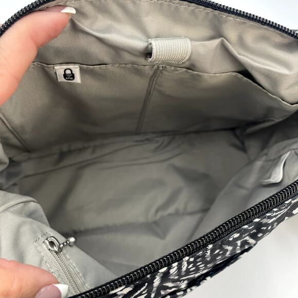 Baggallini Daily Machine Wash Messenger Bag Black & White New NWT Security RFID - Picture 5 of 7